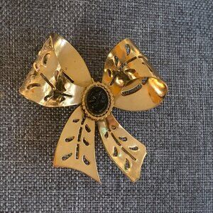 Vintage Signed Coro Brooch Pin Black Cameo Gold Tone Bow Estate Piece 2” Tall